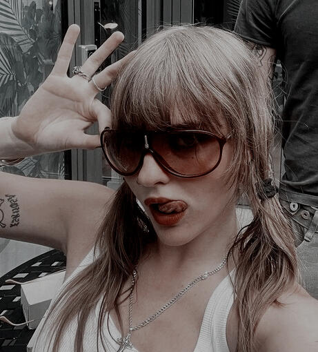 kiki.